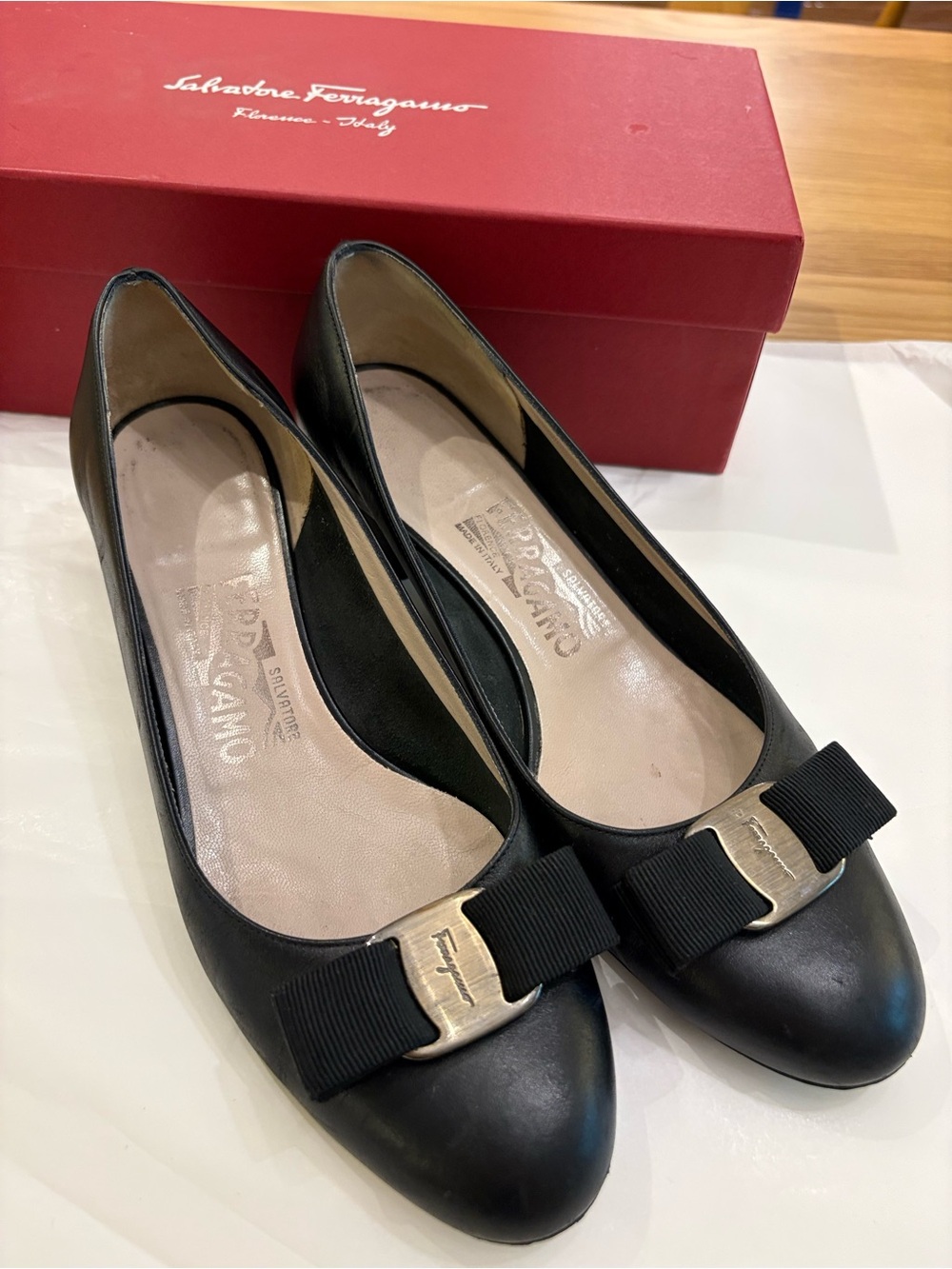 Salvatore Ferragamo Black Leather Vara Bow Flats with Gold Plaque